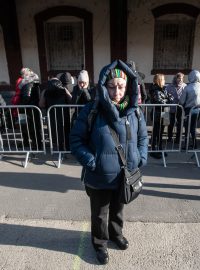 V mrazivých dnech čekají ukrajinští uprchlíci na povolení k pobytu