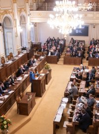 Poslanecká sněmovna při projednávání návrhu na vyslovení nedůvěry vládě.