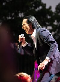 Nick Cave sestavil program ze svých hitů doplněných několika novinkami z posledních desek, tedy z alb Ghosteen, Skeleton Tree i z posledního loňského Carnage