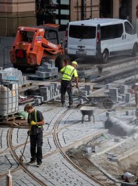 Revitalizace Václavského náměstí. Stavba nové tramvajové trati.