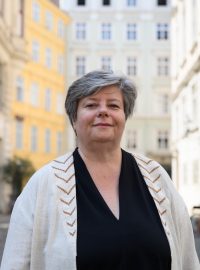 Historička a zástupkyně ředitele Dokumentačního archivu rakouského odboje a vedoucí Centrálního výzkumného pracoviště pro poválečnou justici Claudia Kuretsidis-Haiderová