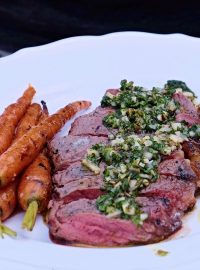 Sreak s velmi pikantní chimichurri omáčkou