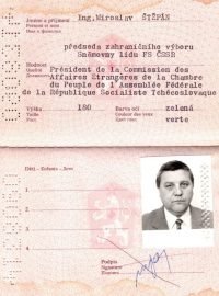 Nalezený diplomatický pas komunistického předáka Miroslava Štěpána