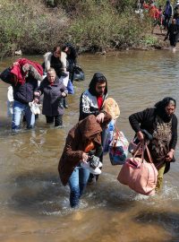 Syrští alavité prchají po masakrech na západě Sýrie do sousedního Libanonu