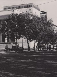 Téměř dokončená stavba Janáčkova divadla V Brně v roce 1965