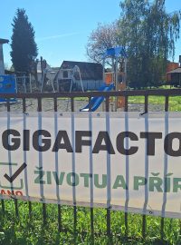 Lidé v Dolní Lutyni kritizují plánovanou výstavbu gigafactory