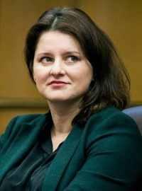 Ministryně práce Jana Maláčová z ČSSD a ministryně financí Alena Schillerová za ANO