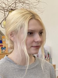 Julie z Petrohradu pomáhá v Plzni ukrajinským uprchlíkům. ‚Čekám na skončení války,‘ říká