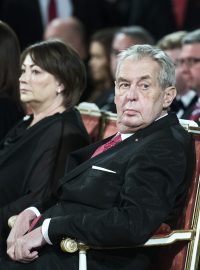 Prezident České republiky Miloš Zeman v neděli 28. října vyznamenal na Pražském hradě 42 lidí