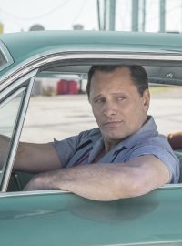 Viggo Mortensen a Mahershala Ali ve filmu Zelená kniha