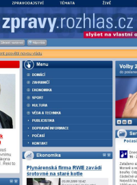 Zpravodajský web Českého rozhlasu v roce 2009, tehdy už nesl jméno zpravy.rozhlas.cz. Jeho slogan byl &quot;Slyšet na vlastní oči...&quot;