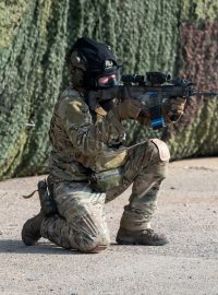 Žatecká 4. brigáda rychlého nasazení připravila k 26. výročí vstupu Česka do NATO bojové ukázky