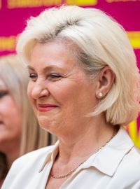 Věru Kovářovou ze STAN podle jejích slov mrzí, že se postupné navyšování výdajů na obranu neobjevuje v programovém prohlášení budoucí vlády (archivní foto)