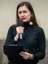 Klára Šimáčková Laurenčíková na protestu proti nízkým trestům za znásilnění