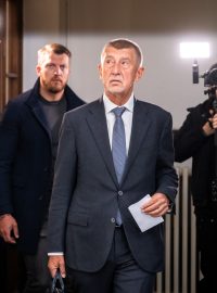 Andrej Babiš přichází k Vrchnímu soudu v Praze v kauze Čapí hnízdo