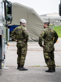 Vojáci v mohou v areálu natankovat pohonné hmoty, případě udělat servis a opravu techniky