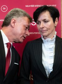 Ministr spravedlnosti Pavel Blažek (ODS), 
 a nejvyšší státní zástupkyně Lenka Bradáčová