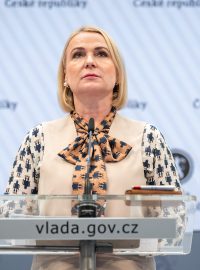 Ministryně obrany Jana Černochová (ODS) na tiskové konferenci po jednání vlády