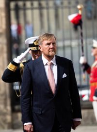 Prezident Petr Pavel s manželkou Evou přivítali při slavnostním ceremoniálu na Pražském hradě nizozemský královský pár, krále Willema-Alexandera a královnu Máximu